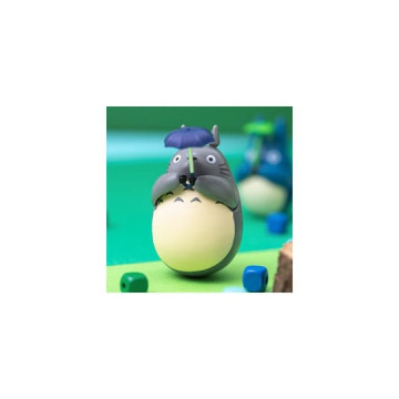 Mein Nachbar Totoro Figur mit rundem Boden Big Totoro with leaf 7 cm